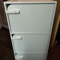 カラーボックス　扉 チャイルドロック付き