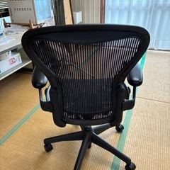 アーロンチェア スタンダード　サイズBの画像