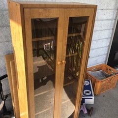 食器棚と畳2枚セット譲ります。の画像