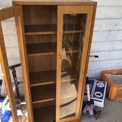 食器棚と畳2枚セット譲ります。