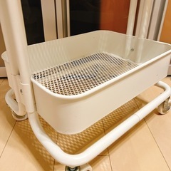 IKEA キッチンワゴンWhite　蓋付きの画像