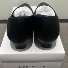 【未使用に近い】LES MUES femme 就活 冠婚葬祭　パンプス本革24.5cmの画像