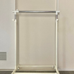 [お譲り先決定済み] キャスター付きハンガーラックの画像