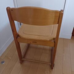 学習机の椅子(無料)の画像