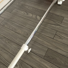 [お譲り先決定済み] キャスター付きハンガーラックの画像