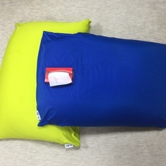 yogibo ヨギボー ビーズ クッション 黄緑&青 2個有りの画像
