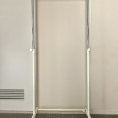 [お譲り先決定済み] キャスター付きハンガーラックの画像