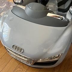 子供用自動車　アウディの画像