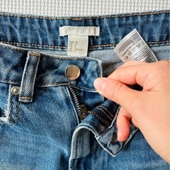 H&M デニムショートパンツ Sの画像