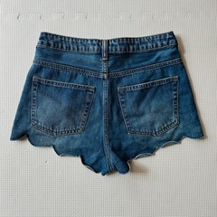 H&M デニムショートパンツ Sの画像