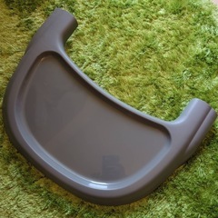 Combi ベビーチェア グレー トレイ付きの画像