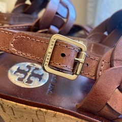 TORY BURCH トリーバーチ　レザープラットフォームサンダル　ブラウンの画像