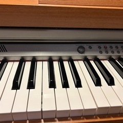 KORG 電子ピアノ CONCERT C-520 ピアノ本体&椅子　扉など難ありの画像