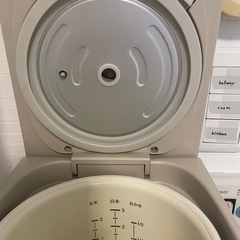 【受渡予定者決定】炊飯器 3合炊の画像