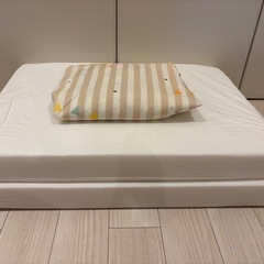 【新品】赤ちゃん本舗購入 ベビー用折りたたみマットレス 90×60cmの画像