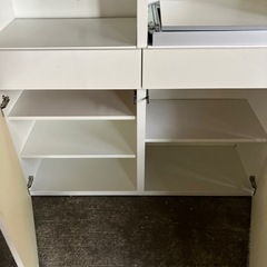 IKEA　食器棚の画像