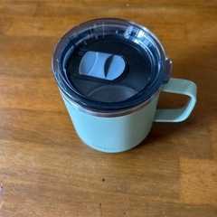 ミントグリーンタンブラー。美品です2回使用しました。年末に神戸ミントで購入美品です。箱無し。写真に写っている物だけです。の画像