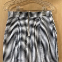【美品】ミニスカート(千鳥格子柄、伸縮生地)の画像