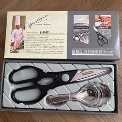 新品　キッチン万能はさみ＆メジャースプーンセットの画像