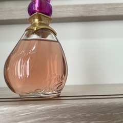 ジャンヌアルテス スルタン フェアリーローズ オードパルファム 100ml 香水の画像