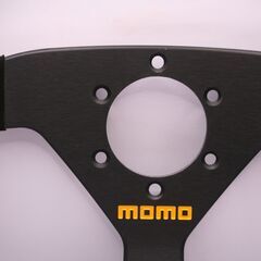 MOMO(モモ) ステアリング ＋(おまけ付）新品ナルディステアリングの画像