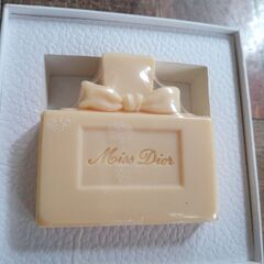 新品未使用 Dior シルキーソープ 香水型石鹸 ノベルティグッズ ミスディオール 150gの画像