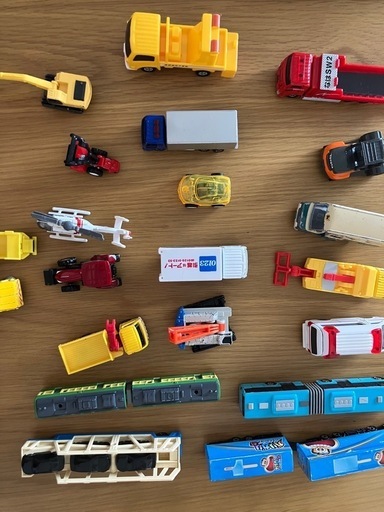 売ります】トミカまとめ売り (無糖) 辻堂のミニカーの中古