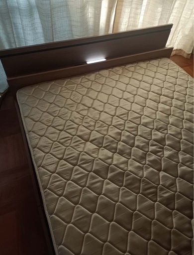 ダブルベッド.1.6米*2米