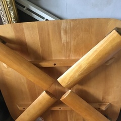 折りたたみテーブルの画像