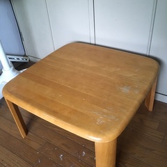 折りたたみテーブルの画像