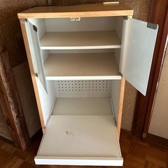 値下げします‼️レンジ台の画像