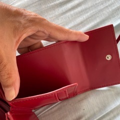 赤い財布ですの画像