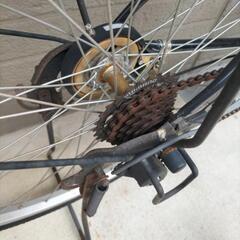 後輪パンク自転車　6段変速の画像
