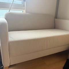 IKEAの2人がけソファ
