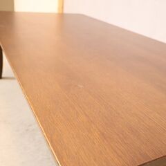 karimoku(カリモク家具)のT516HB オーク材 ローテーブルです。脚部の曲線が上品でスッキリとしたデザインのリビングテーブルは北欧スタイルやカフェスタイルなどにもおススメです！ の画像
