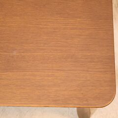 karimoku(カリモク家具)のT516HB オーク材 ローテーブルです。脚部の曲線が上品でスッキリとしたデザインのリビングテーブルは北欧スタイルやカフェスタイルなどにもおススメです！ の画像