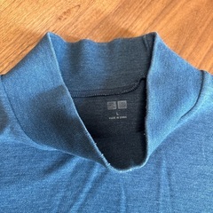 UNIQLO　ソフトタッチハイネックT ★辻堂まで！の画像