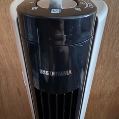 アイリス　タワーファン 扇風機の画像