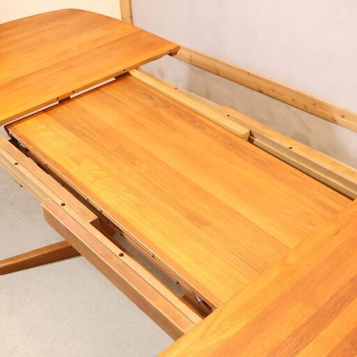 チーク材の原産地シンガポールで製造していたデンマークの家具メーカー