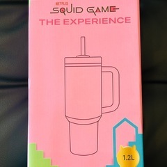 お値下げ！韓国限定　公式【イカゲーム】Squid Game The Experience  VIPチケット お土産　タンブラー　記念品　非売品　黒　1.2L イカゲーム　体験型　Netflix ネットフリックスの画像
