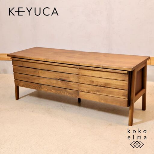 KEYUCA(ケユカ)のヨナス ウォールナット材 TVボードです。シンプルなフォルムと前板の格子がアクセントのテレビボード。飽きの来ないデザインは様々なインテリアに馴染んでくれます♪