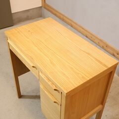 unico(ウニコ)の CLARUS-mini(クラルスミニ) アッシュ材 ドレッサーです。1人暮らしぴったりなコンパクトサイズの鏡台。ナチュラルな質感とレトロデザインは北欧スタイルなどにも♪の画像