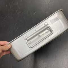 持ち手付　アルミ大型バット　50×35×10　多少汚れありの画像