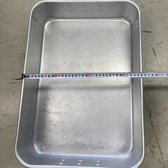 持ち手付　アルミ大型バット　50×35×10　多少汚れありの画像