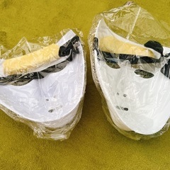 お面２つ　の画像