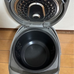 炊飯器　MITSUBISHI NJ-KH10 遠赤厚釡2011年製　5.5合炊きの画像