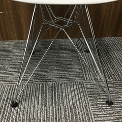 デザインチェア グレーの画像