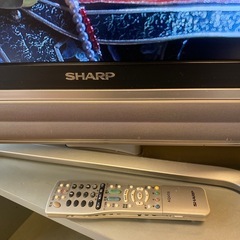 SHARP AQUOS　液晶テレビ　37インチ　2008年製　リモコン、アンテナ線付の画像