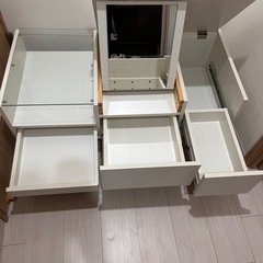 ドレッサーテーブルの画像