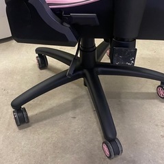 ※ ゲーミングチェア　E-WIN の画像